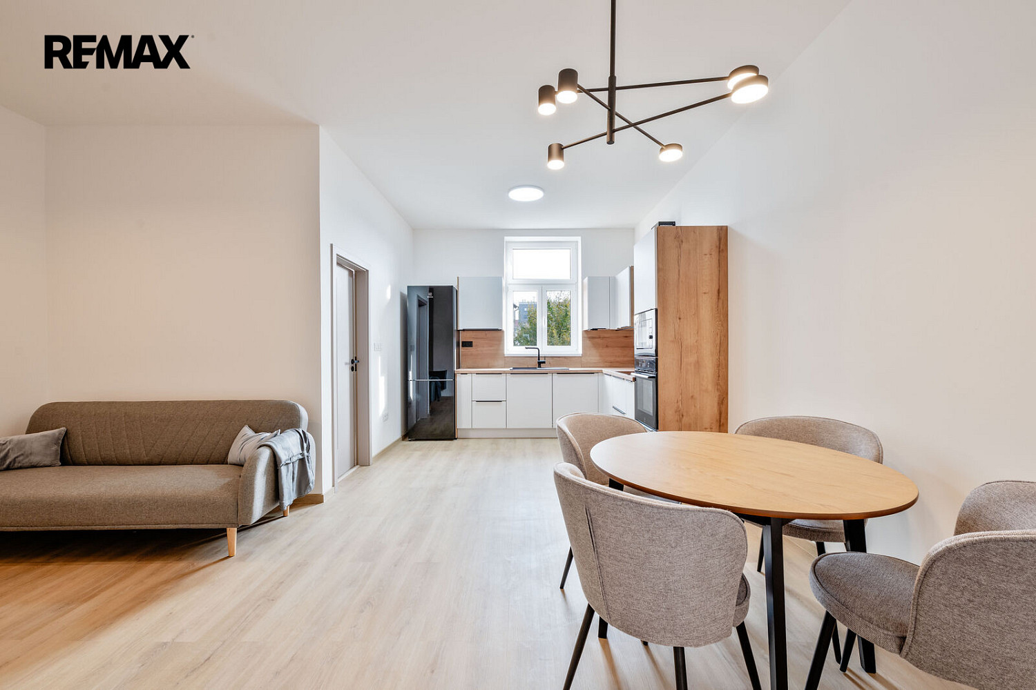 Pronájem bytu 3+kk 79 m² – fotografie 3