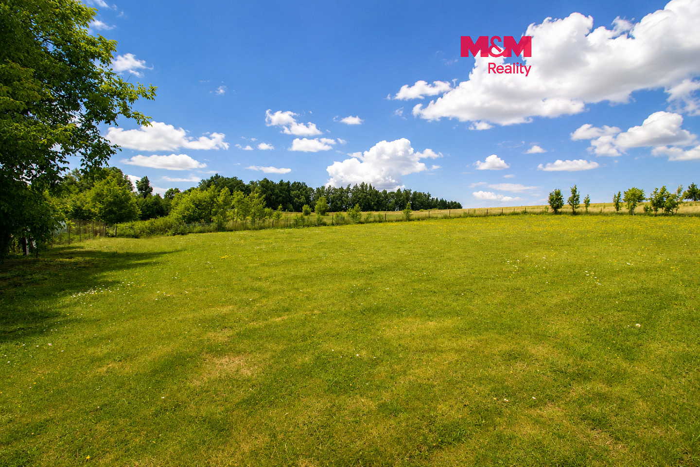 Prodej stavebního pozemku 1 276 m²