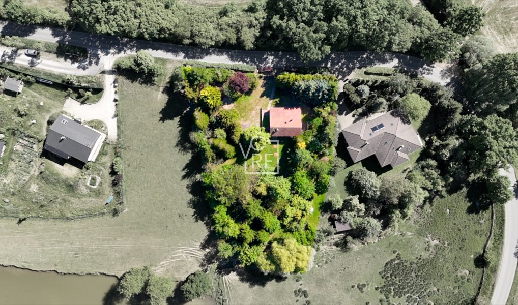 Prodej stavebního pozemku 2 814 m², Liteň – náhled fotky 2