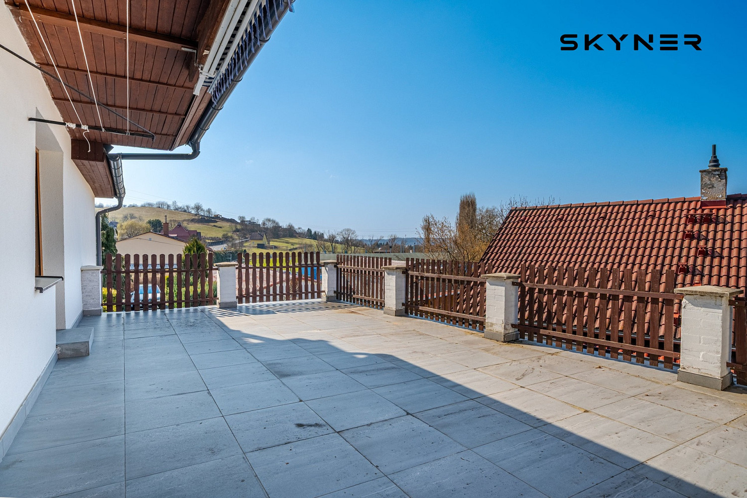 Prodej domu 300 m² s pozemkem 585 m² – fotografie 2