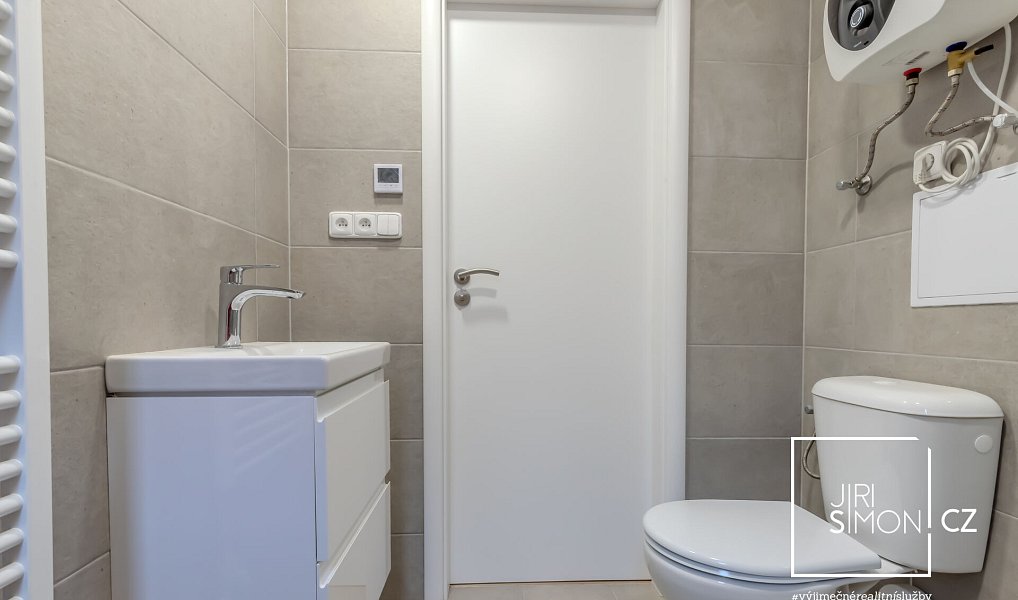Prodej bytu 1+kk 41 m², Praha – náhled fotky 18