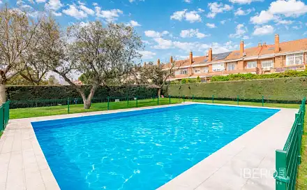 Prodej domu 195 m² s pozemkem 100 m², Las Rozas de Madrid, Španělsko