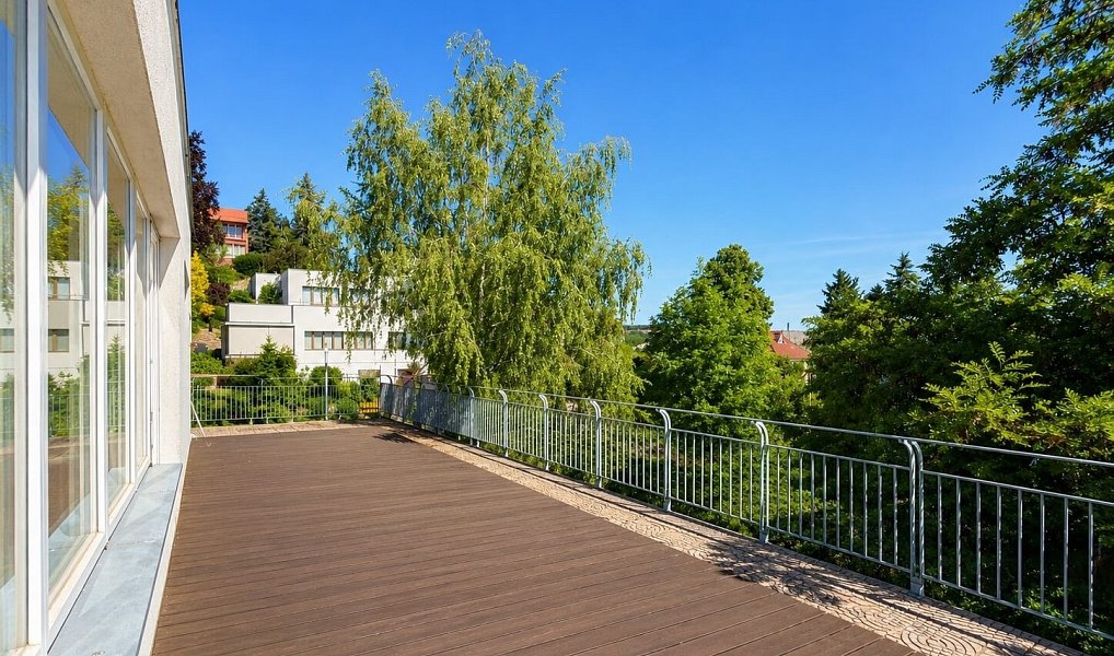 Pronájem domu 1 200 m² s pozemkem 3 532 m², Praha – náhled fotky 44