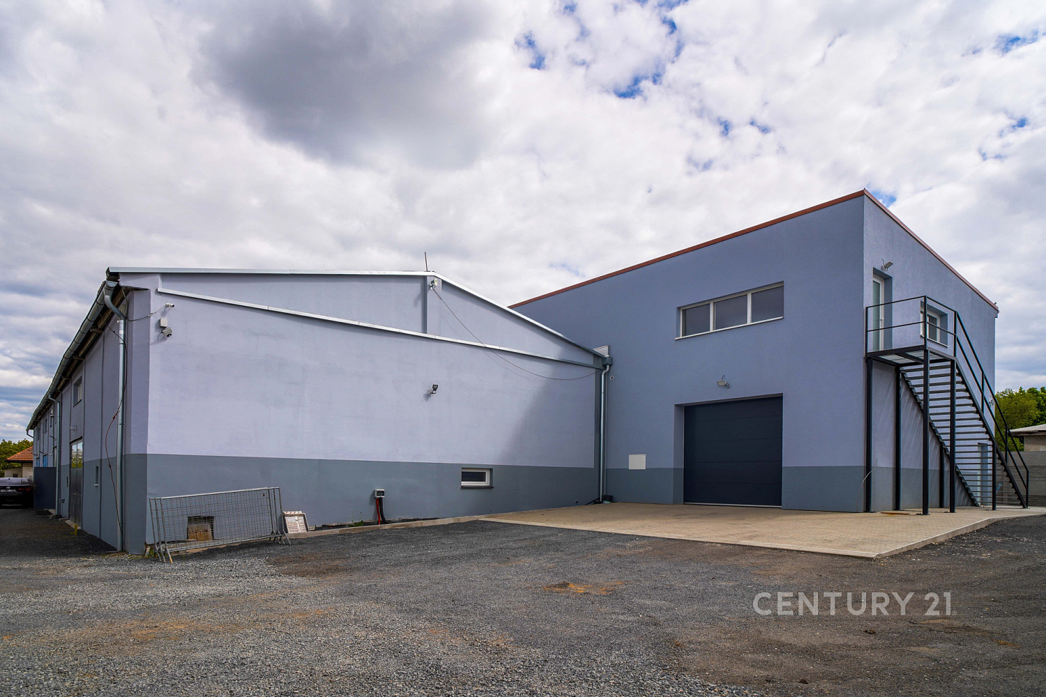 Prodej skladovacích prostor 470 m²