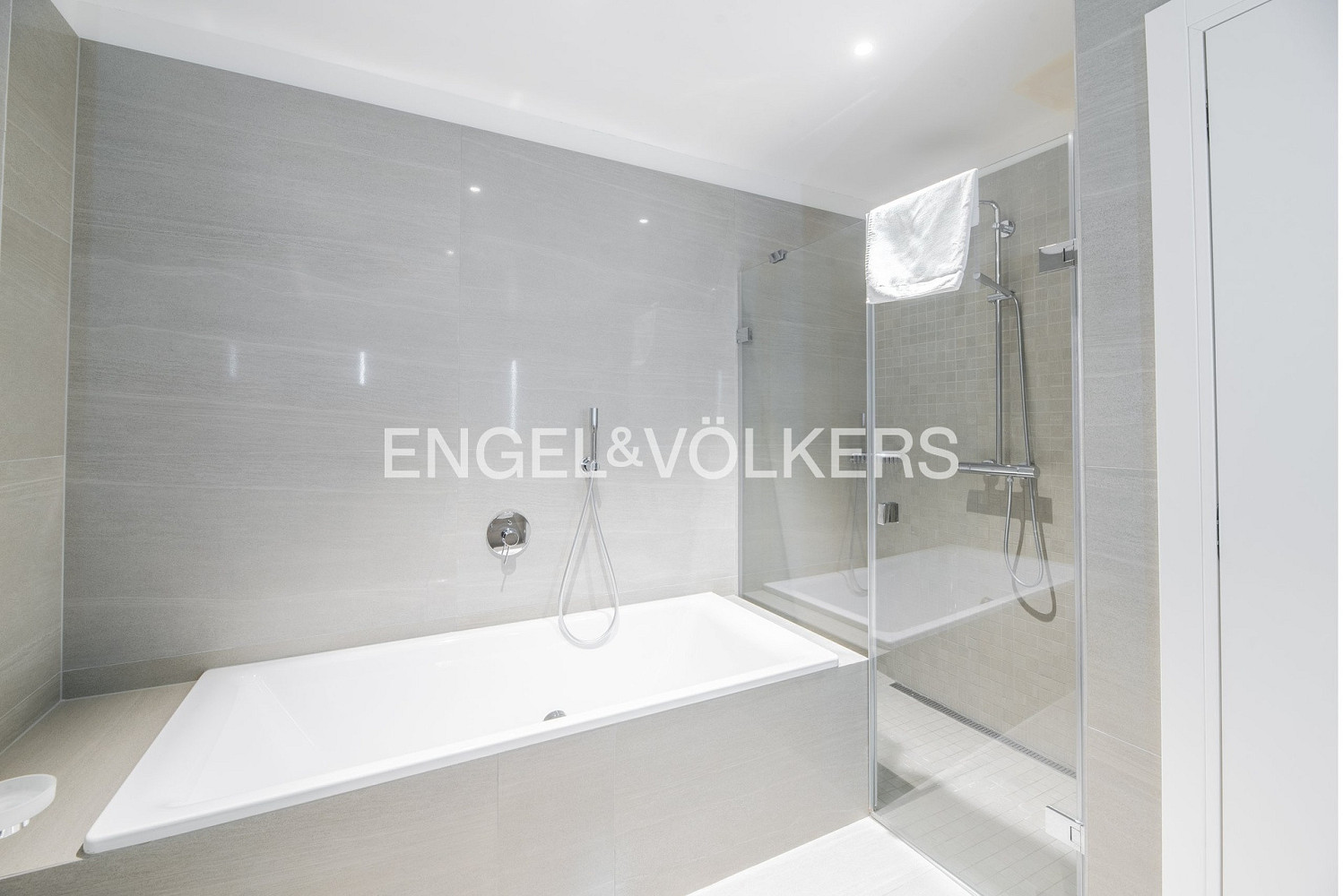 Pronájem bytu 2+kk 62 m² – fotografie 5