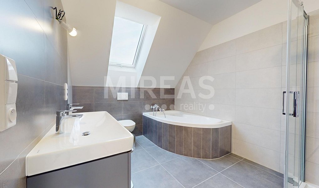 Prodej domu 133 m² s pozemkem 440 m², Dvory – náhled fotky 27