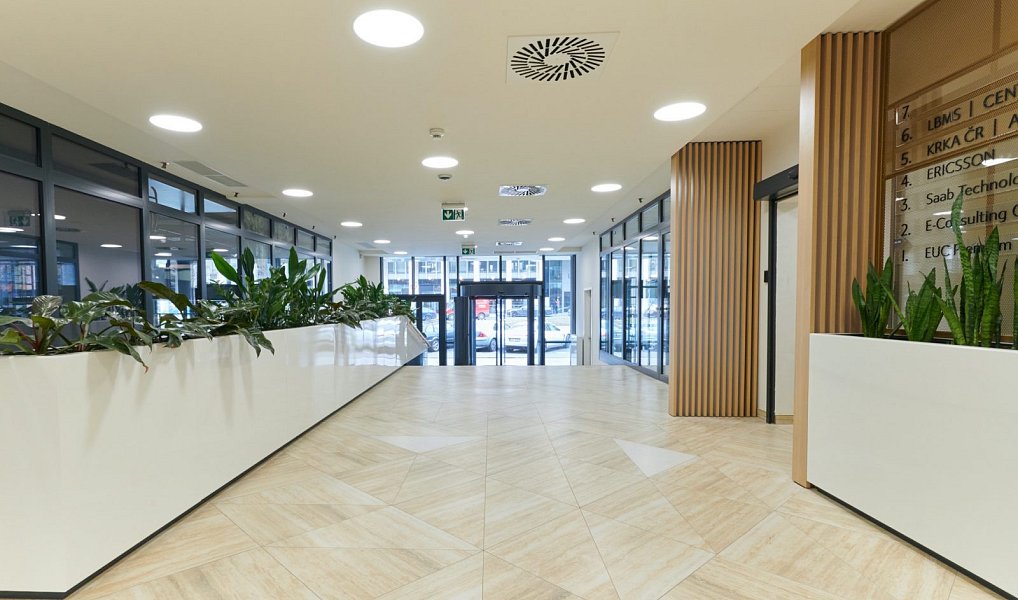 Pronájem kanceláře 964 m², Praha – náhled fotky 10