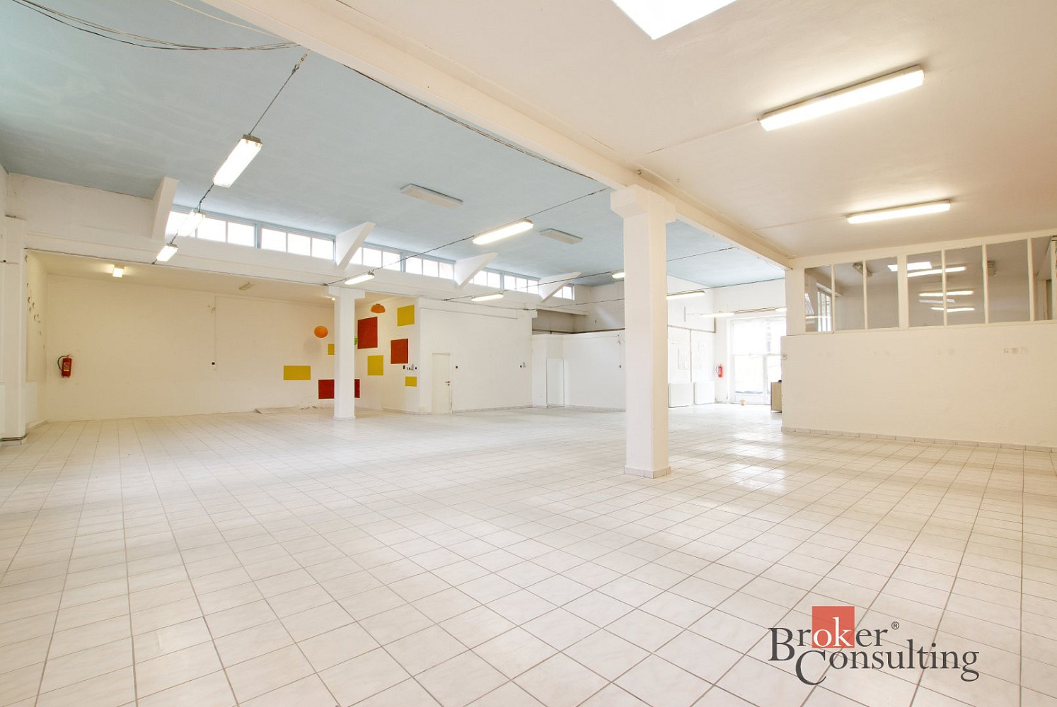Pronájem obchodních prostor 400 m² – fotografie 4