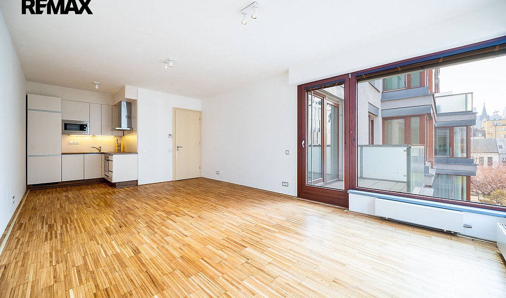 Pronájem bytu 2+kk 73 m², Praha – náhled fotky 2