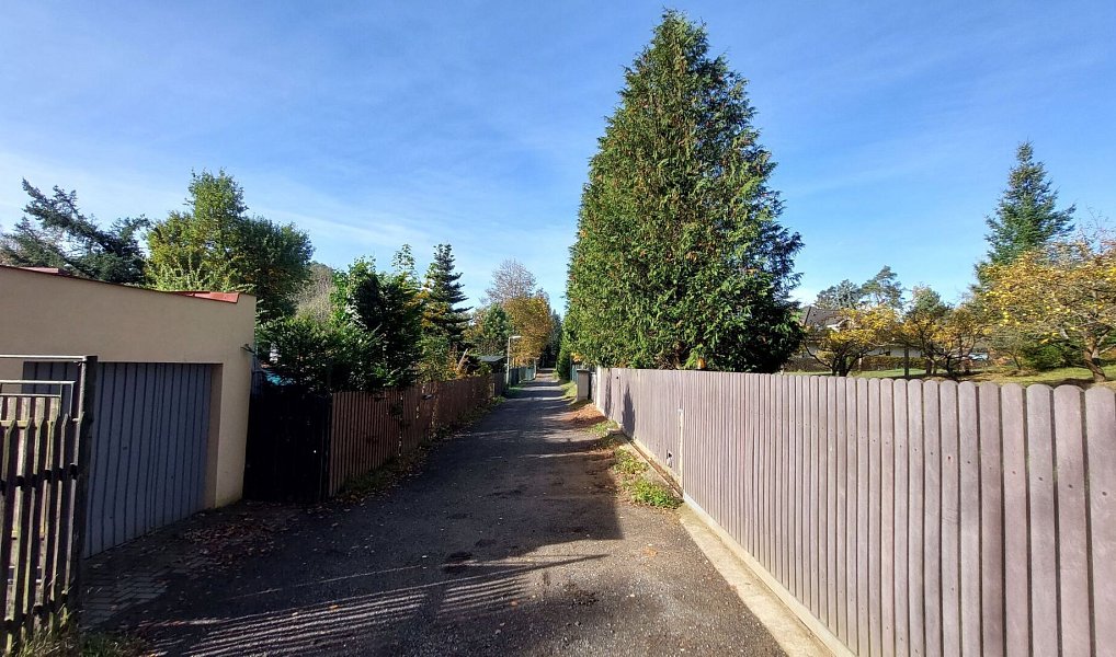 Prodej stavebního pozemku 1 126 m², Kamenice – náhled fotky 9