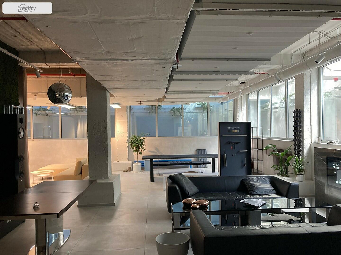 Pronájem obchodních prostor 242 m² — photo 3