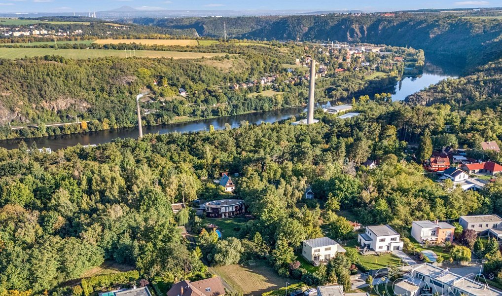Prodej stavebního pozemku 2 115 m², Husinec – náhled fotky 12