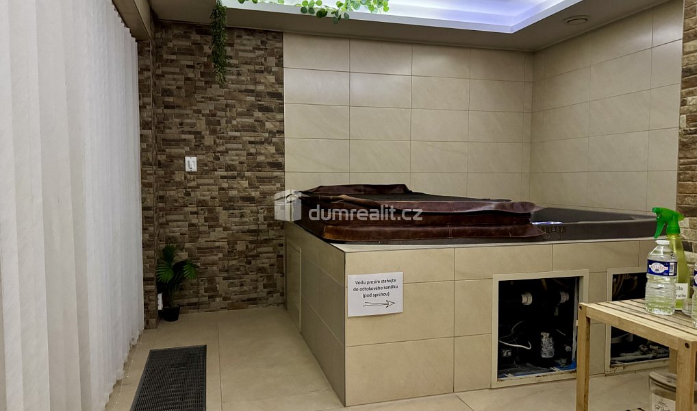 Prodej restaurace 908 m², Topolná – náhled fotky 22