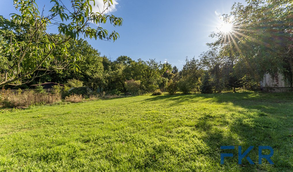 Prodej stavebního pozemku 886 m², Praha – náhled fotky 12