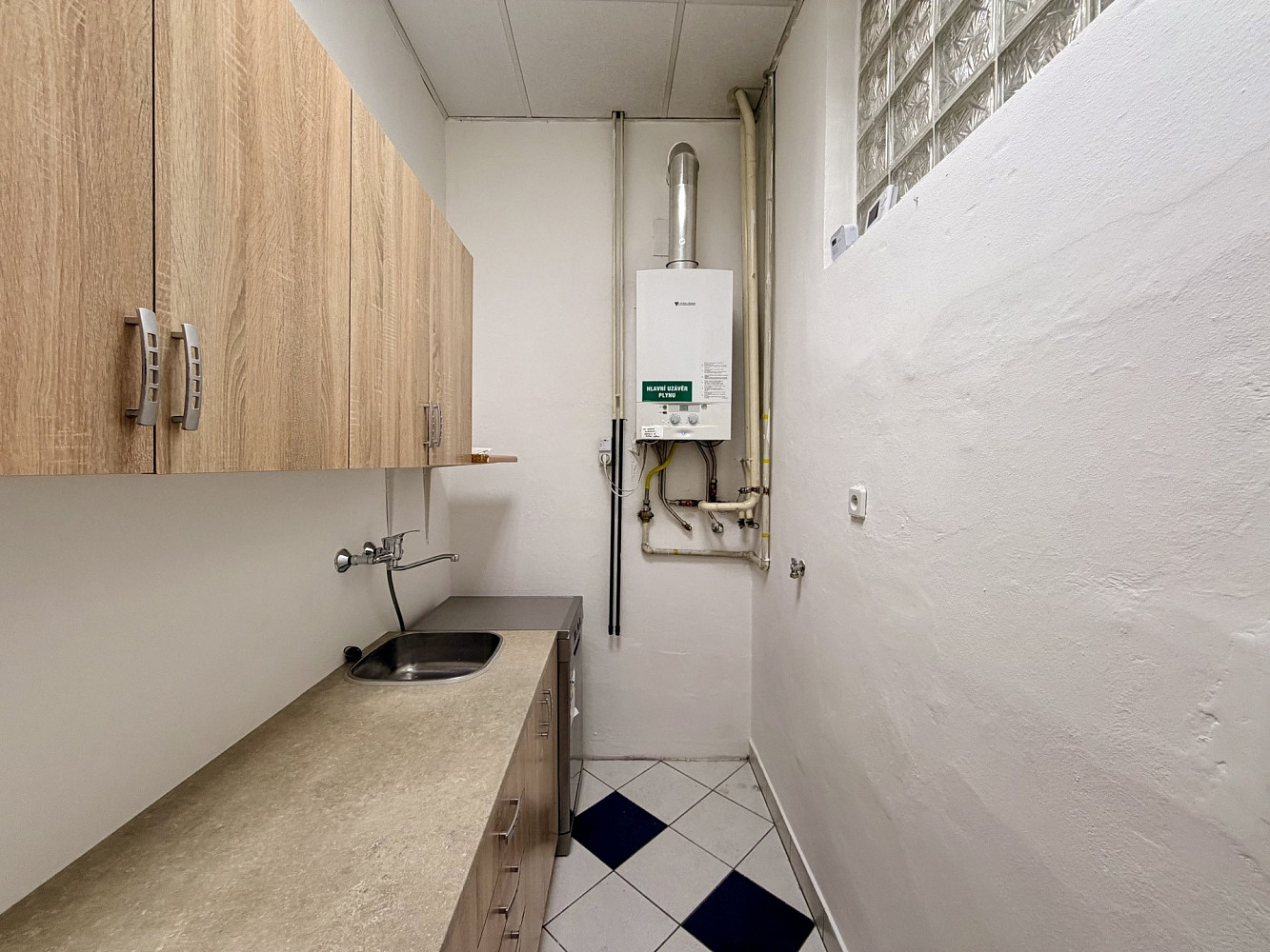 Pronájem kanceláře 112 m² – fotografie 3