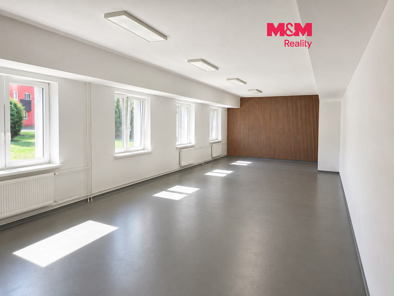 Pronájem obchodních prostor 181 m²