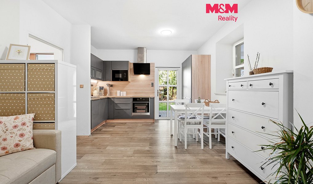 Prodej bytu 3+kk 43 m², Velemín – fotka 1 z 26