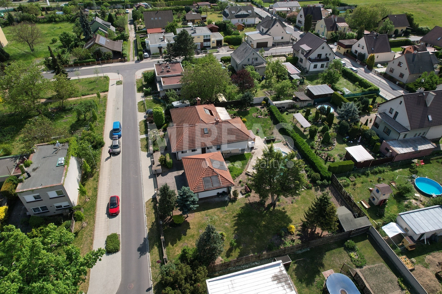 Prodej stavebního pozemku 812 m² – fotografie 3