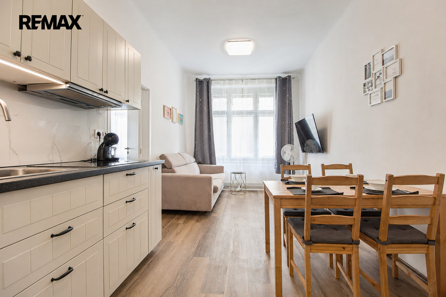 Pronájem bytu 2+kk 49 m² – fotografie 2