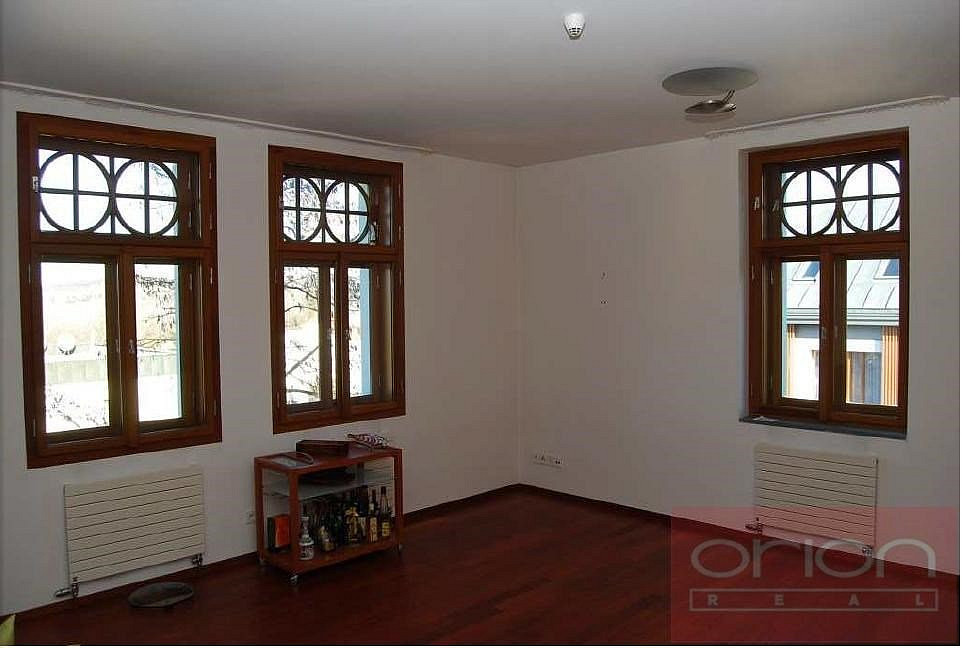 Pronájem bytu 4+1 211 m²