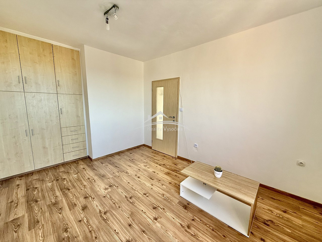 Pronájem bytu 1+1 28 m² – fotografie 2