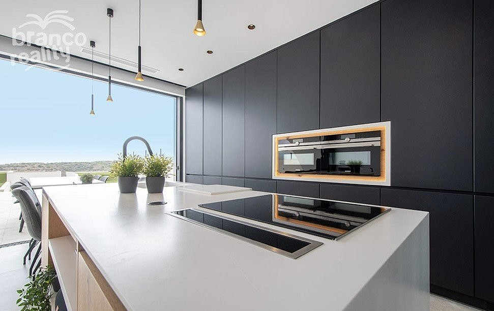 Prodej domu 252 m² s pozemkem 300 m² - Més