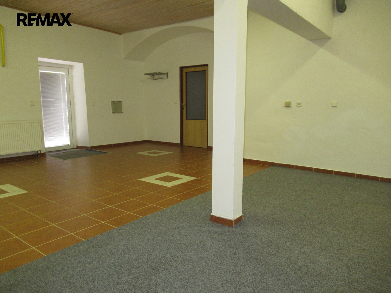 Pronájem kanceláře 69 m² – fotografie 3
