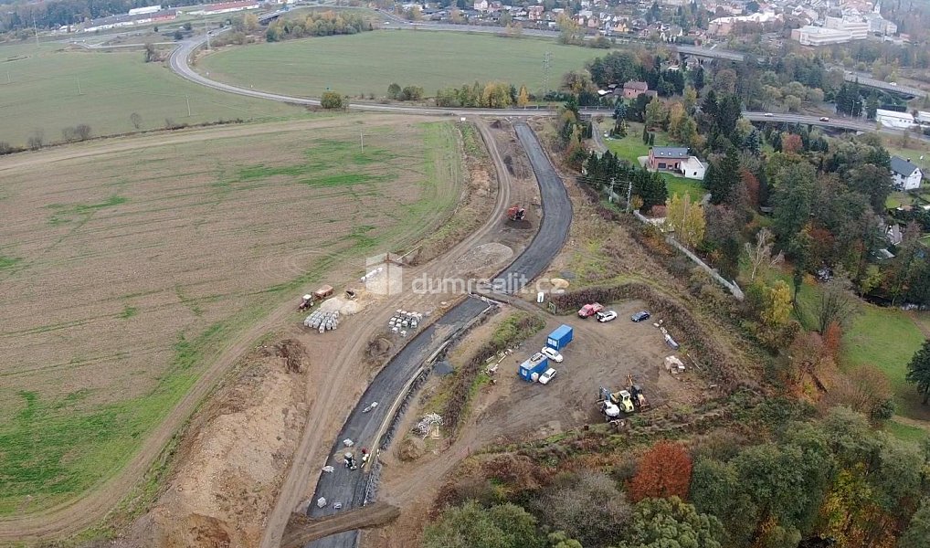 Prodej stavebního pozemku 1 659 m², Ostrov – náhled fotky 7