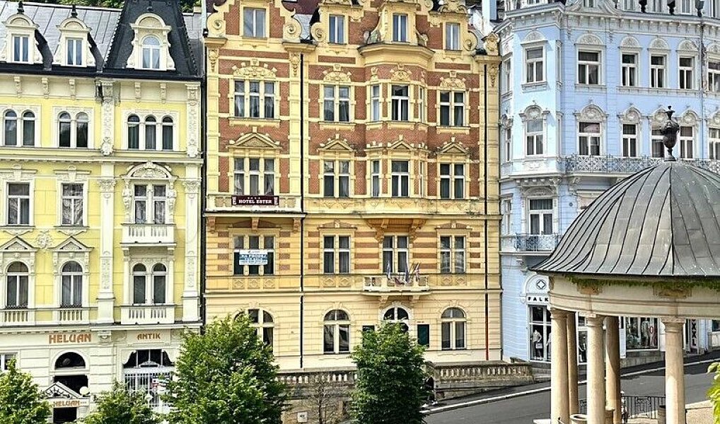 Prodej ubytovacího objektu 1 316 m², Karlovy Vary – náhled fotky 4