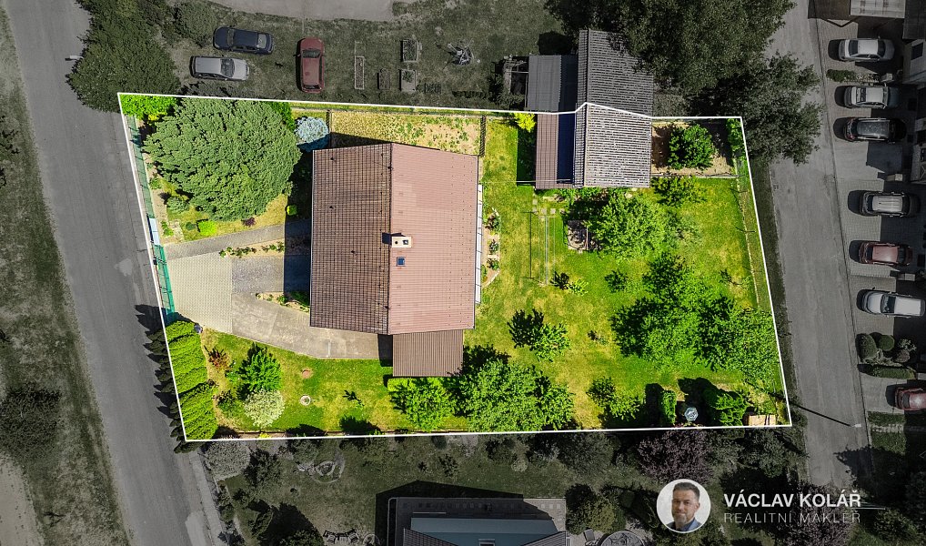 Prodej domu 310 m², Třebnouševes – náhled fotky 2