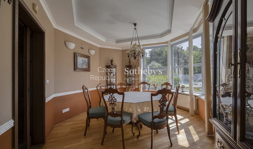 Prodej domu 609 m² s pozemkem 2 267 m², Vestec – náhled fotky 16