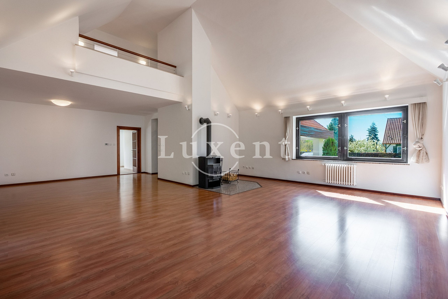Pronájem kanceláře 417 m²