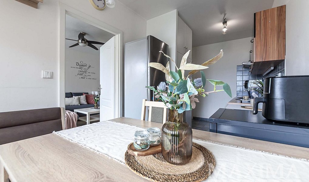 Prodej bytu 3+1 77 m², Praha – náhled fotky 2