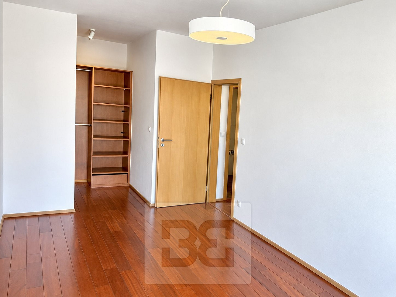 Pronájem bytu 3+kk 138 m² – fotografie 3