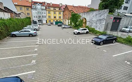 Parkoviště vedle Čezu - (BB centrum Vyskočilova), Baarova, Praha 4 - Michle