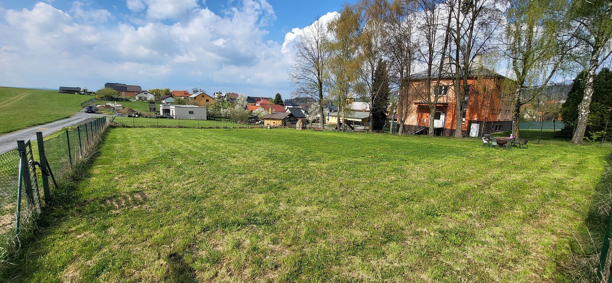 Prodej stavebního pozemku 1 156 m² – další