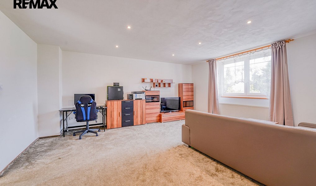 Prodej domu 220 m² s pozemkem 1 917 m², Pernarec – náhled fotky 19