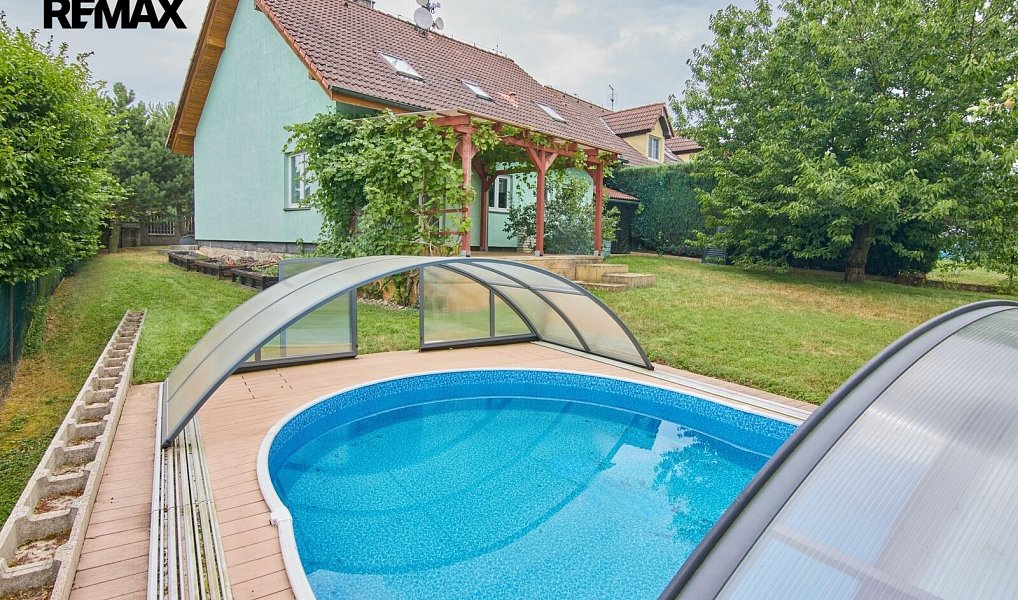 Prodej domu 206 m² s pozemkem 673 m², Chýnice – fotka 1 z 44