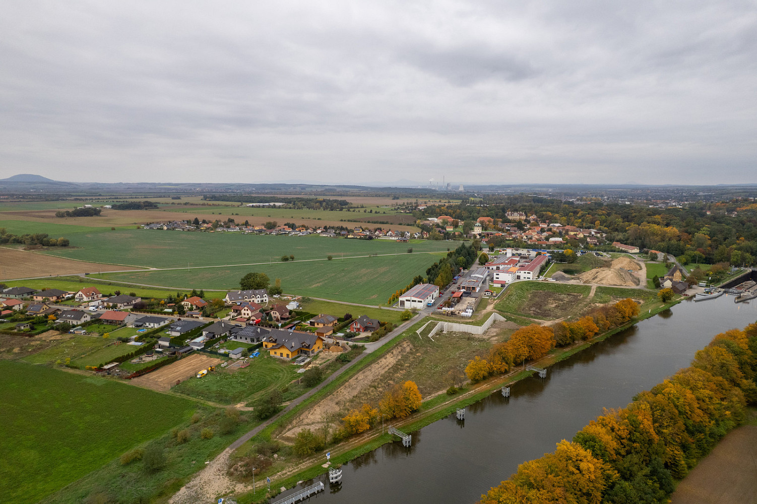 Prodej stavebních pozemků 800 m² v obci Hořín (Mělník) – další