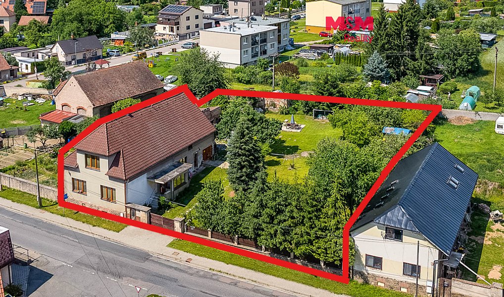 Prodej domu 177 m² s pozemkem 1 742 m², Žleby – fotka 1 z 17