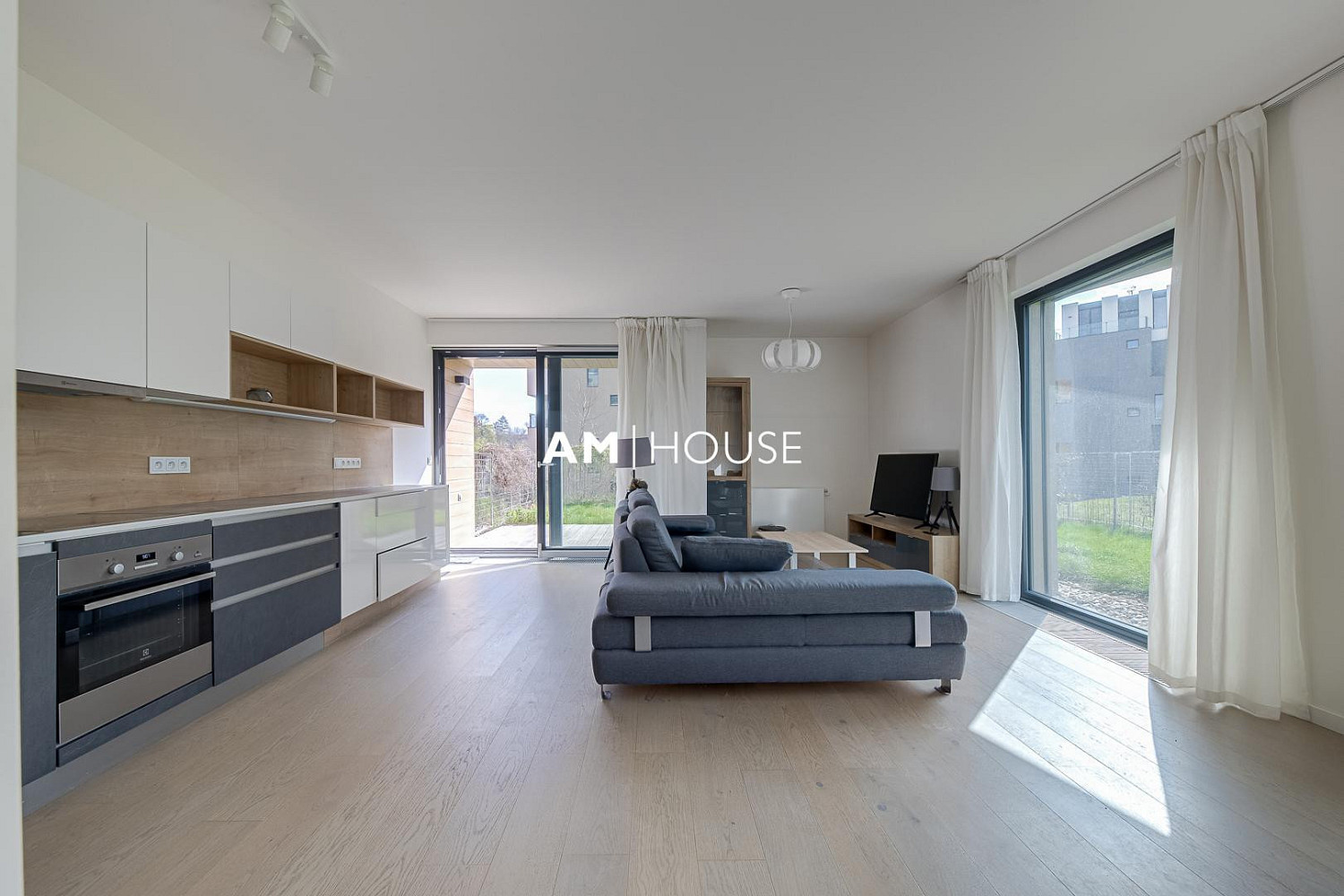 Pronájem bytu 2+kk 64 m² – fotografie 2