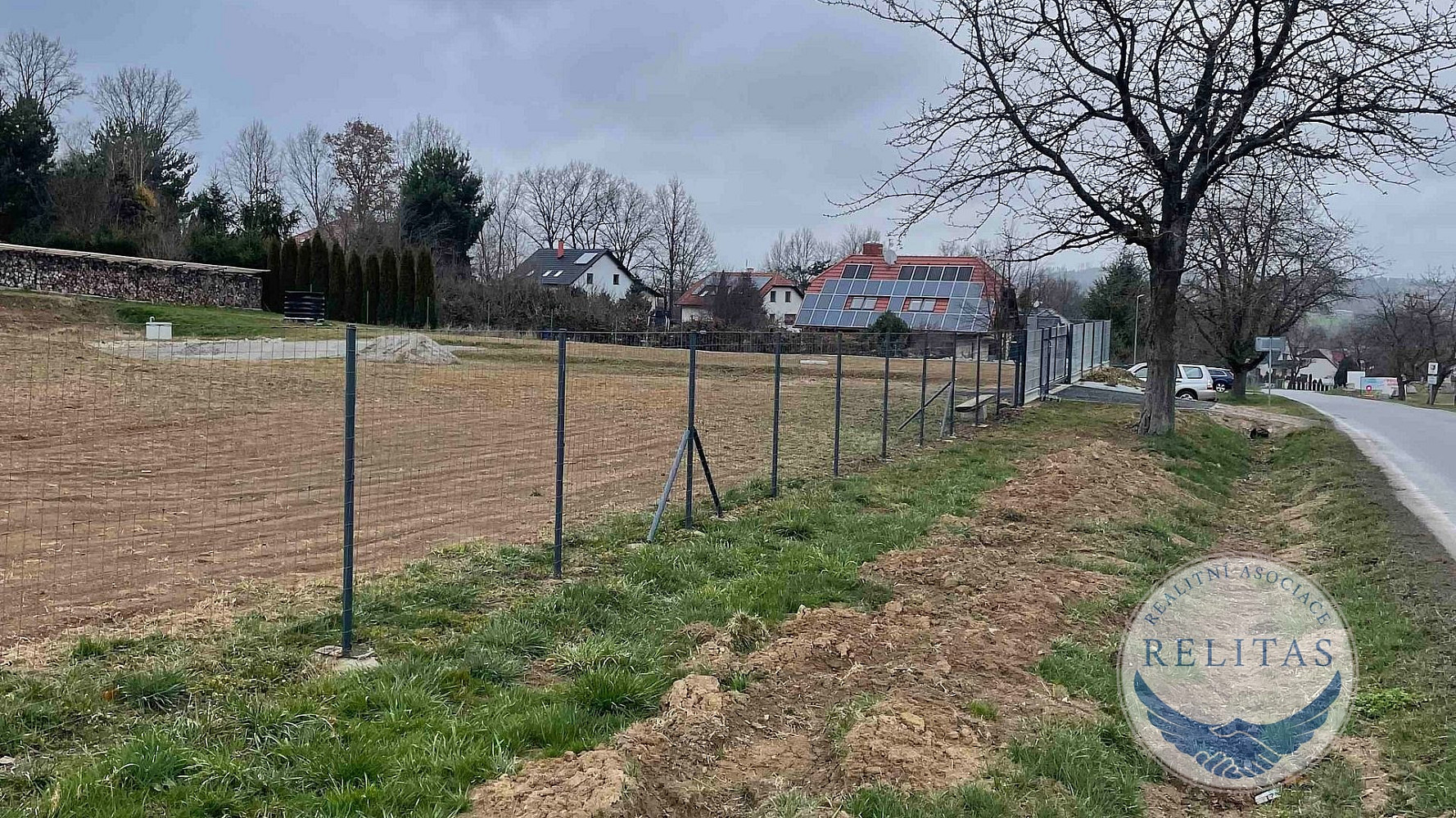 Prodej stavebního pozemku 1 300 m²