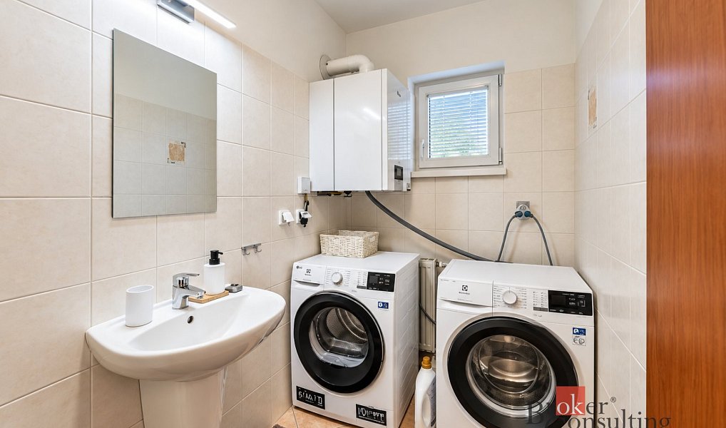 Prodej domu 150 m² s pozemkem 66 m², Hradec Králové – náhled fotky 8