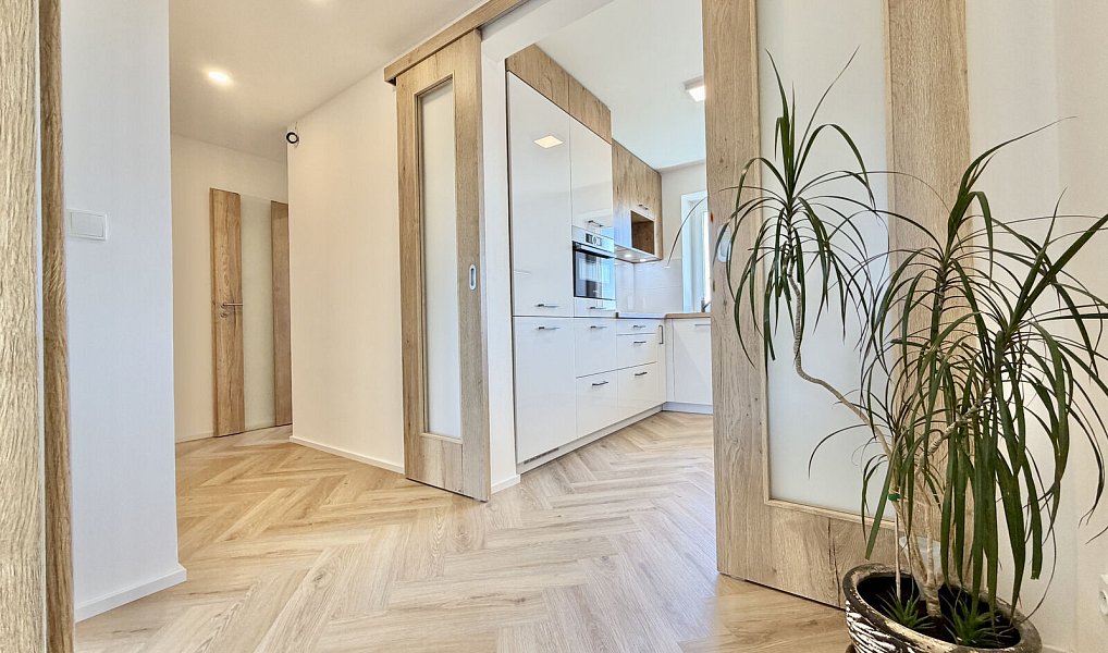 Pronájem bytu 3+kk 60 m², Kladno – náhled fotky 2