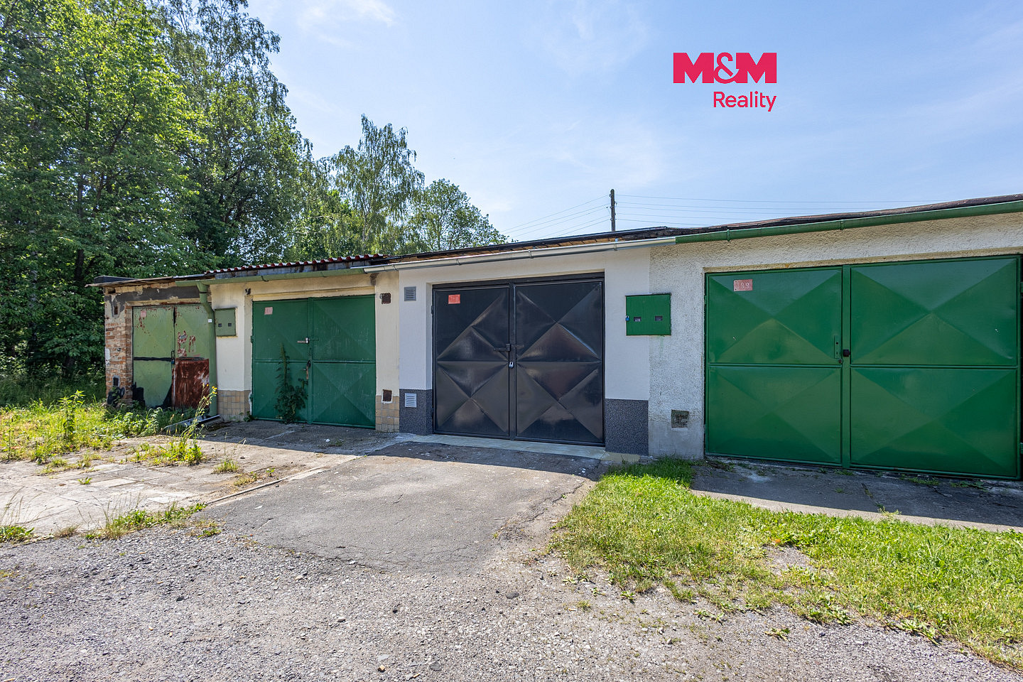 Pronájem garáže 22 m2 v české lípě, ul. heroutova