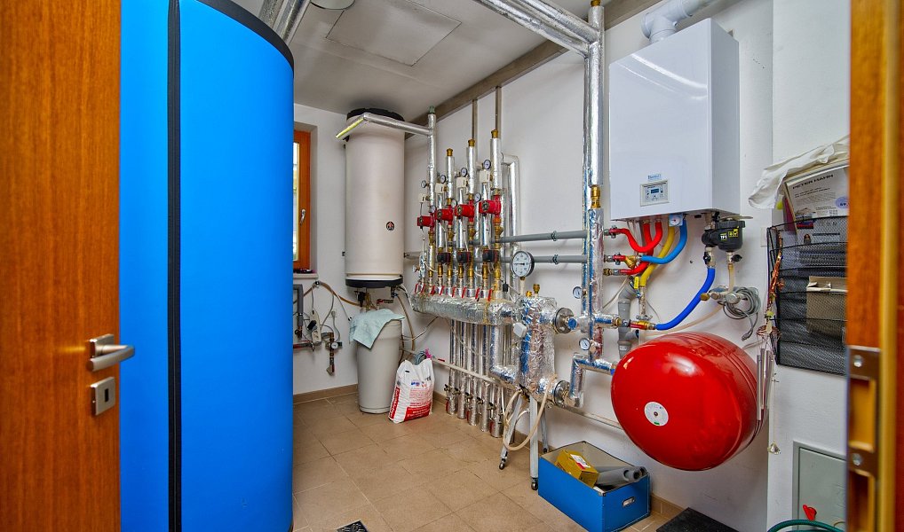 Prodej domu 376 m² s pozemkem 2 273 m², Syrovice – náhled fotky 11