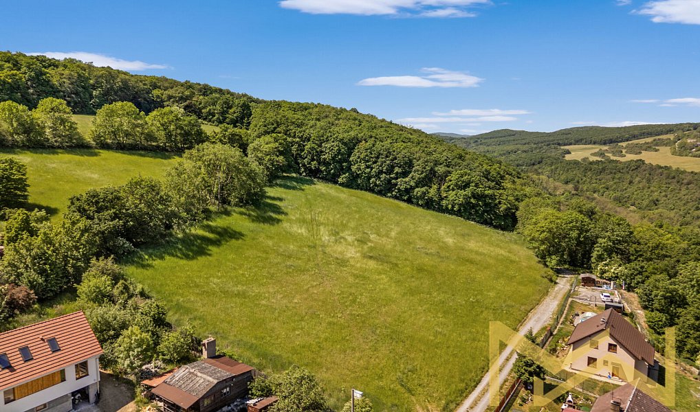 Prodej stavebního pozemku 16 376 m², Mořina – náhled fotky 2