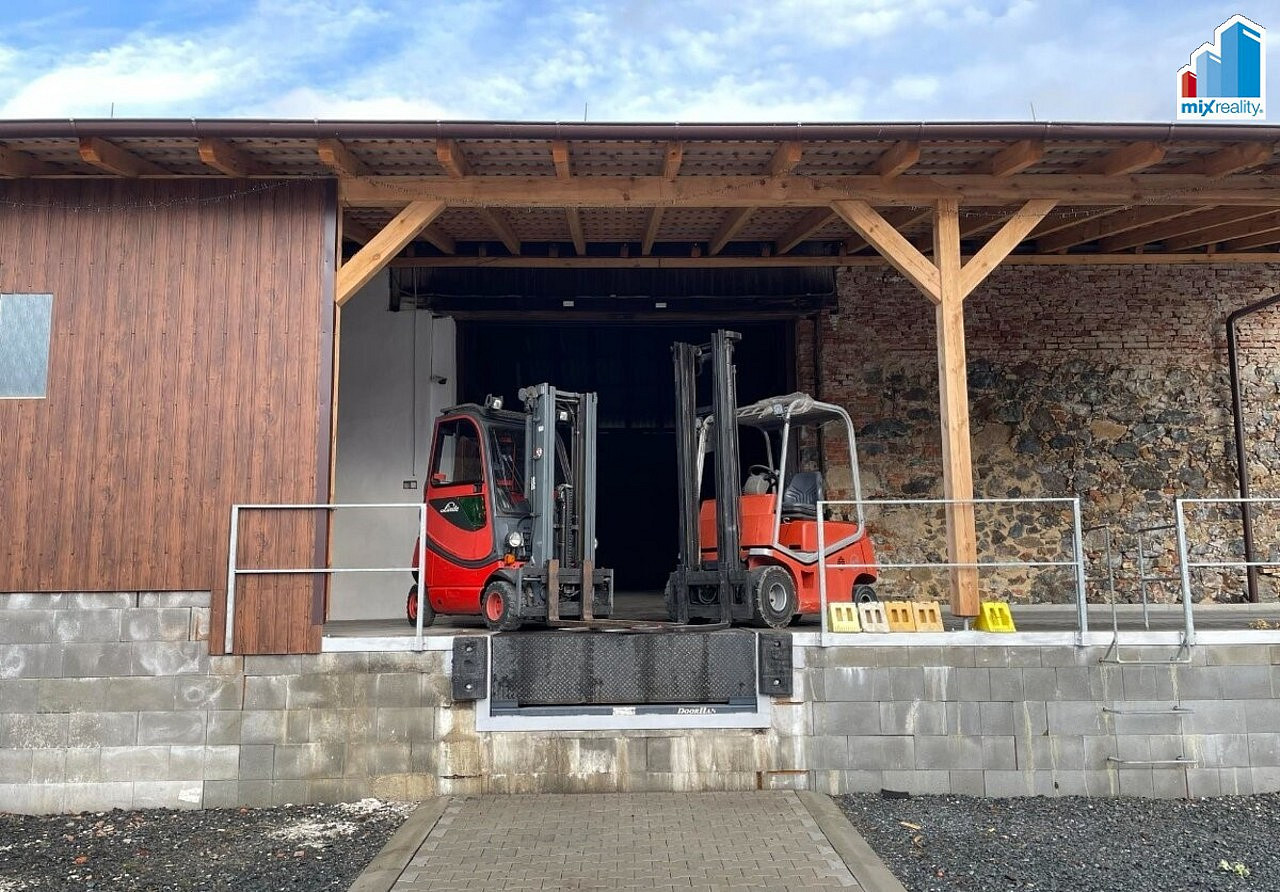 Pronájem skladovacích prostor 300 m²