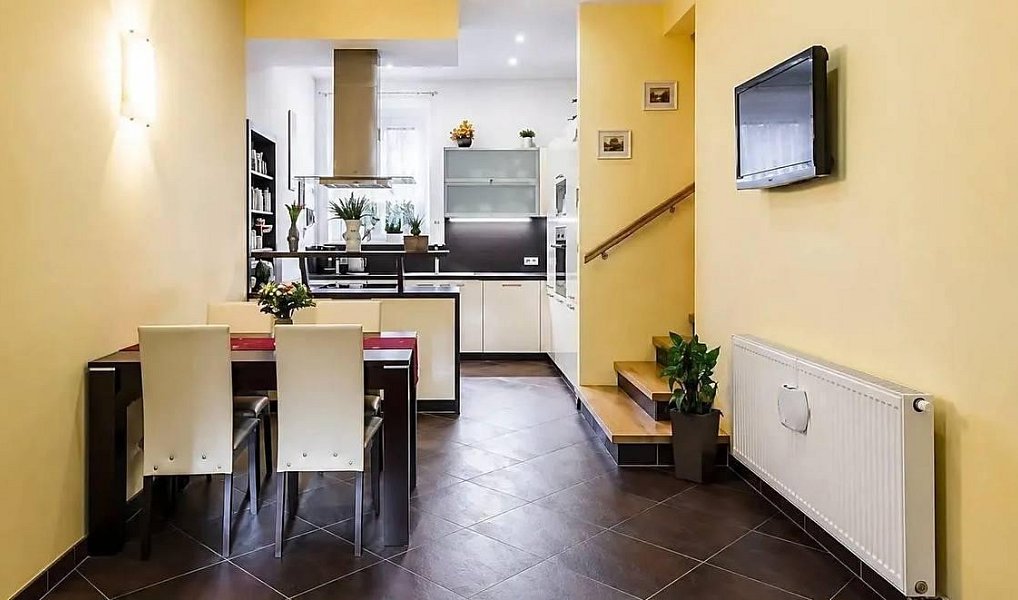 Pronájem domu 1 300 m² s pozemkem 1 022 m², Praha – náhled fotky 3