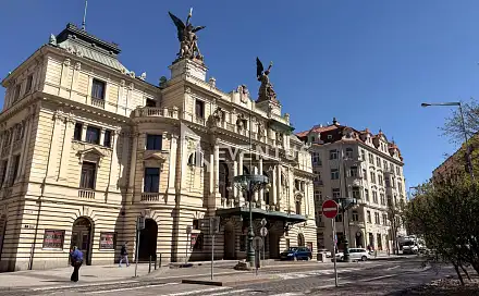 Prodej domu 1 600 m² s pozemkem 400 m², Korunní, Praha 2 - Vinohrady